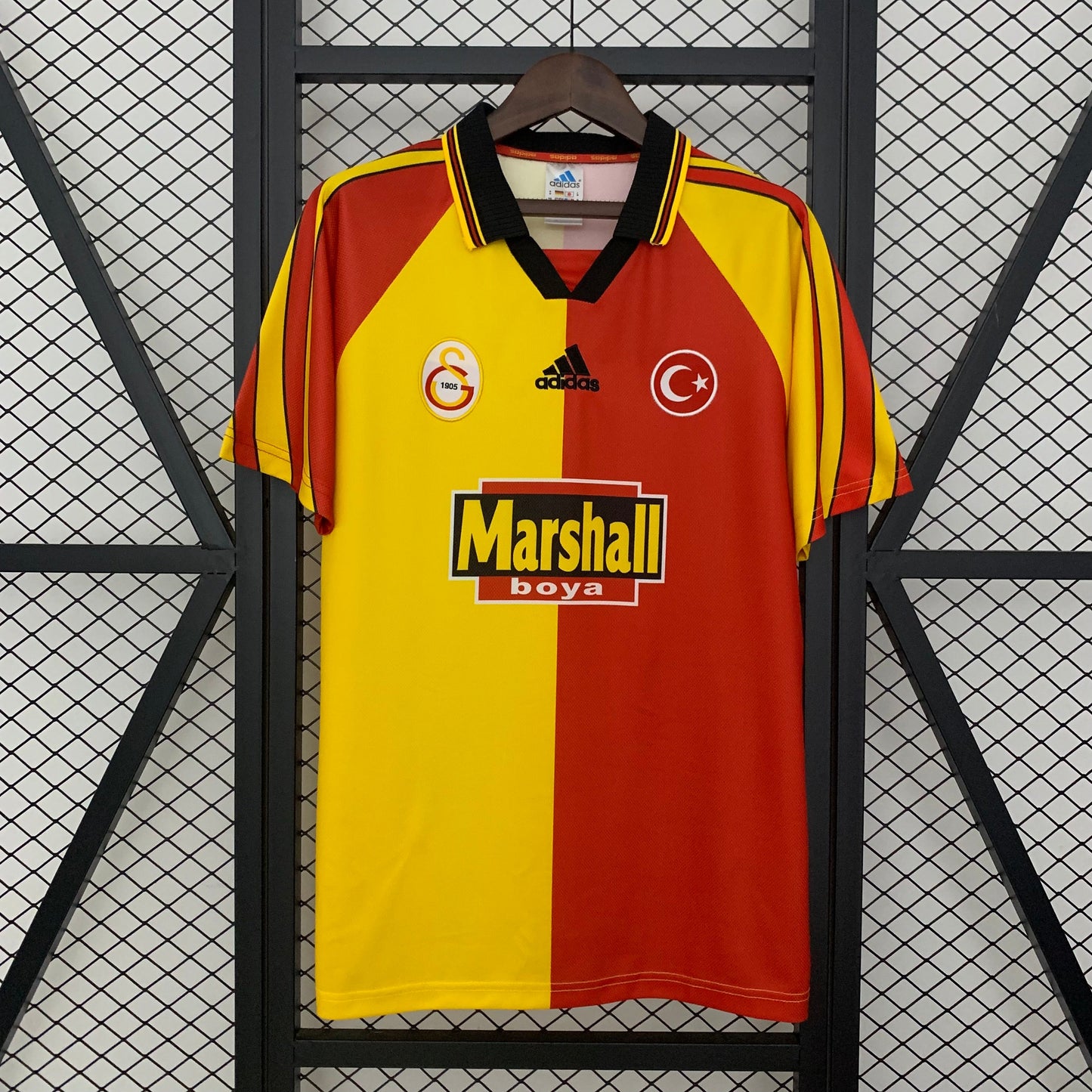 Camiseta de local del Galatasaray 1998/99