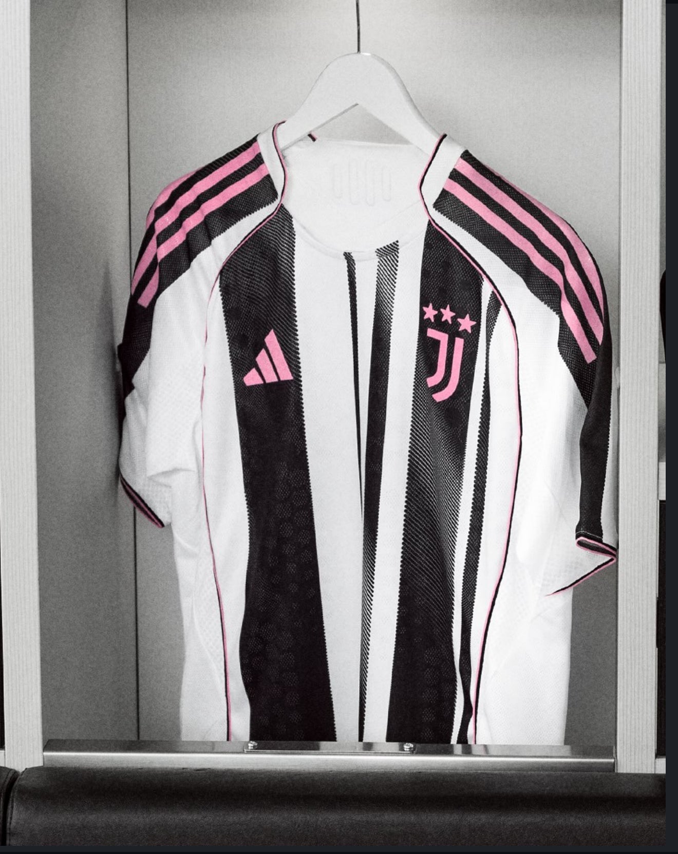 Camiseta de local de la Juventus 2025/26