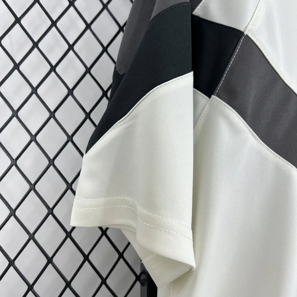 Camiseta de edición especial 25/26 Real Madrid "Black & White"