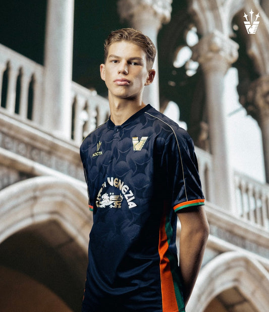 Camiseta local del Venezia 2024/25