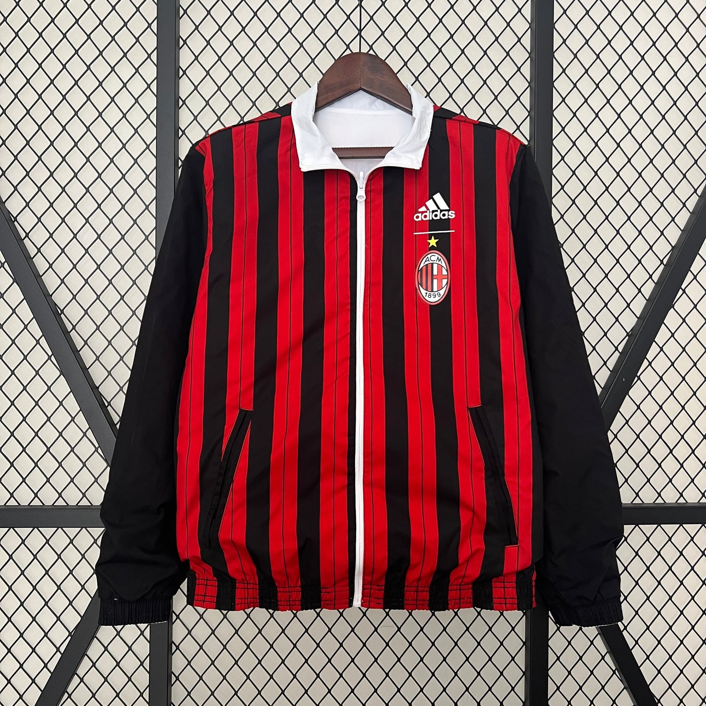 Cortavientos reversible del AC Milan