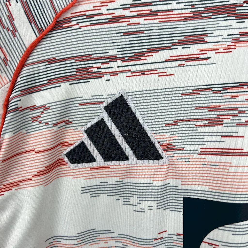 Camiseta de visitante del Bayern Múnich 25/26
