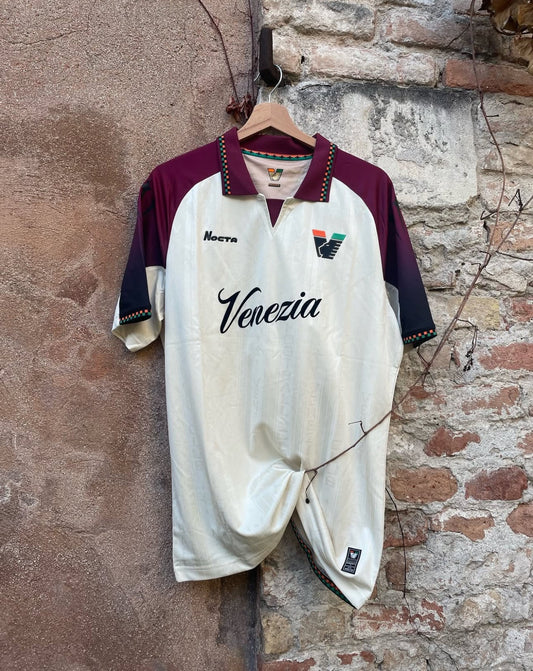 Camiseta de visitante del Venezia 2025/26