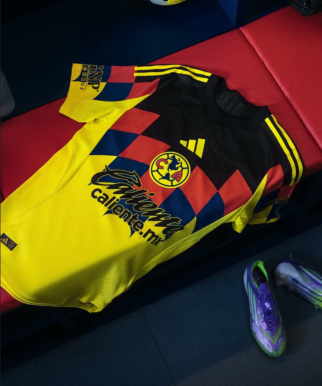 Camiseta local del Club América 2025/26