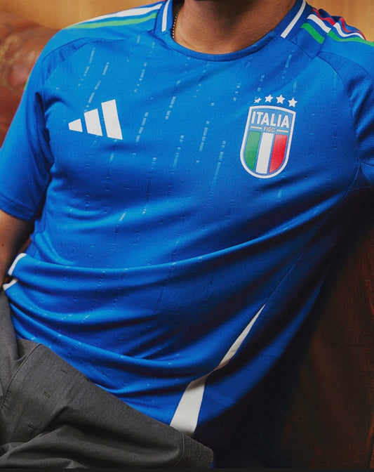 Camiseta local de Italia 2024