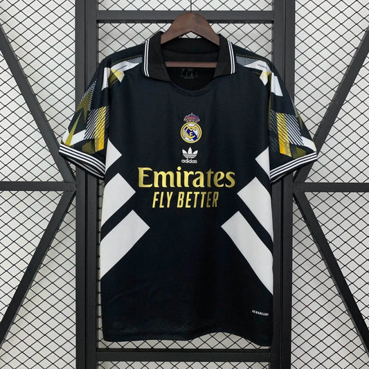 Camiseta edición especial "Nightstrike" del Real Madrid 25/26