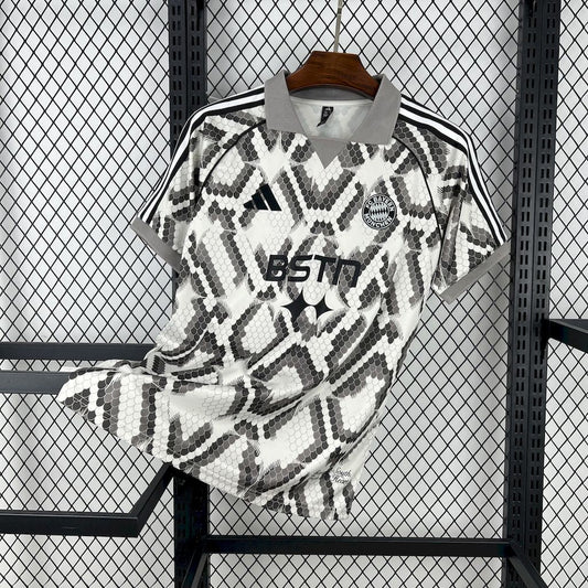 Camiseta Bayern x BSTN (Blanca)