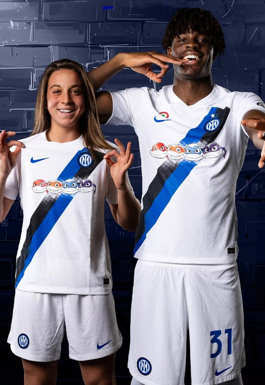Camiseta visitante Inter de Milán x Tortugas Ninja 2023/24